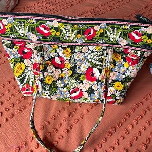 Vera Bradley Gabby poppy field